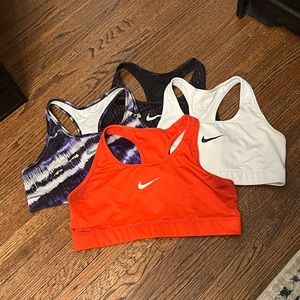 4 Nike Pro Sports Bras